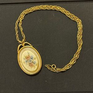 Vintage floral necklace